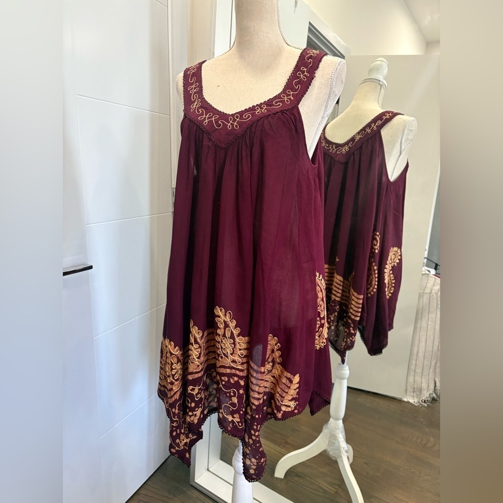 Burgundy and Gold Embroidered Dress - Picture 3 of 16